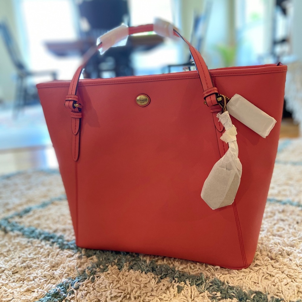 Coach Peyton Leather zip top Tote